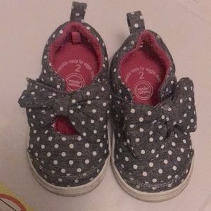 Wonder Nation Gray Sneaker with Bow
